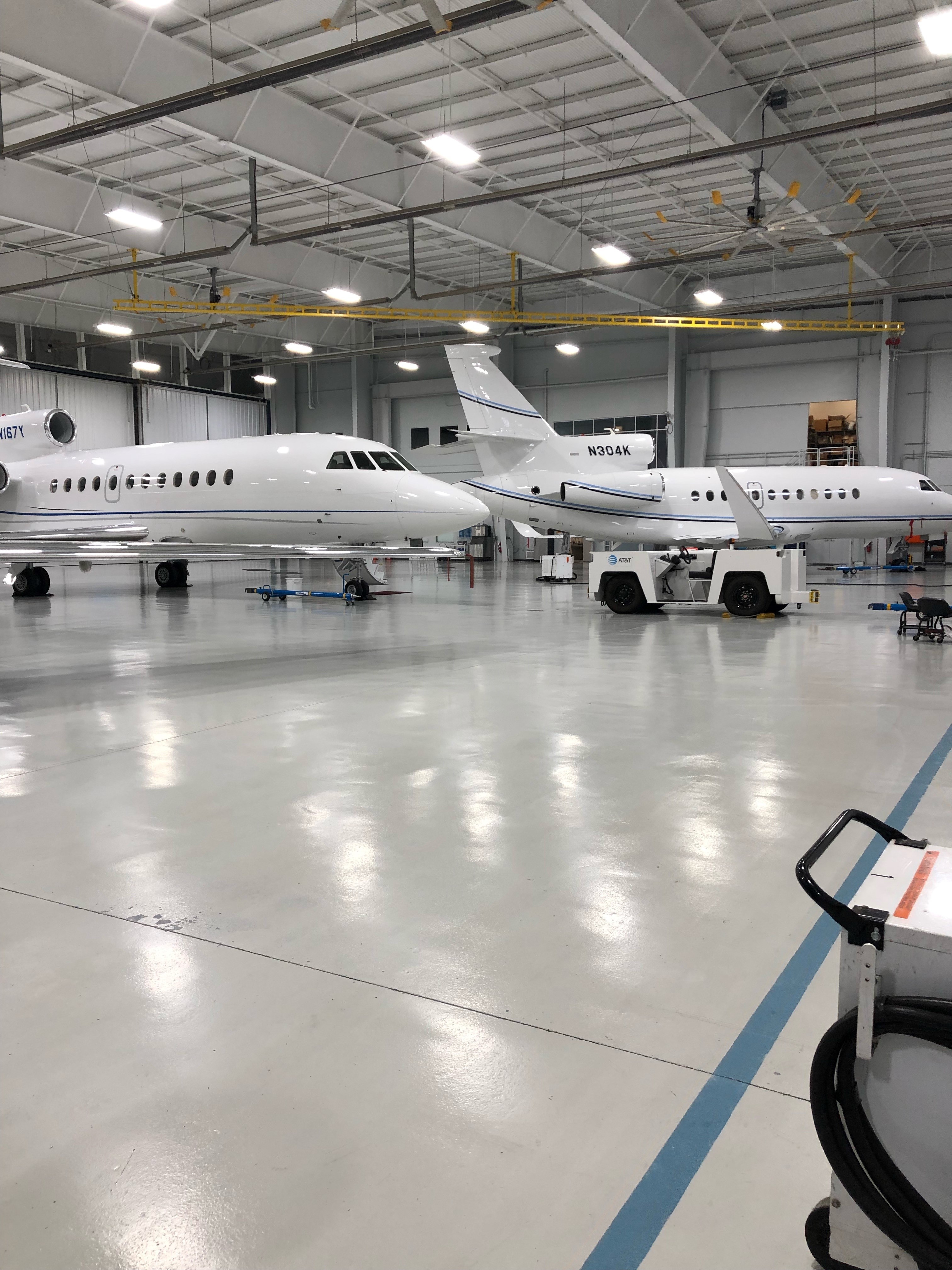 Private-Jets-at-ATT-Love-Field-400HZ-Repair-400hz-Equipment-Maintenance-Repair-Master-Technicians